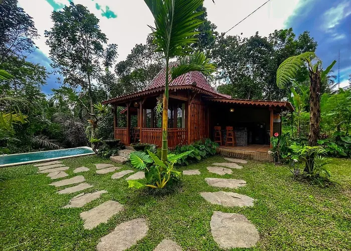Umah Tamu 4*